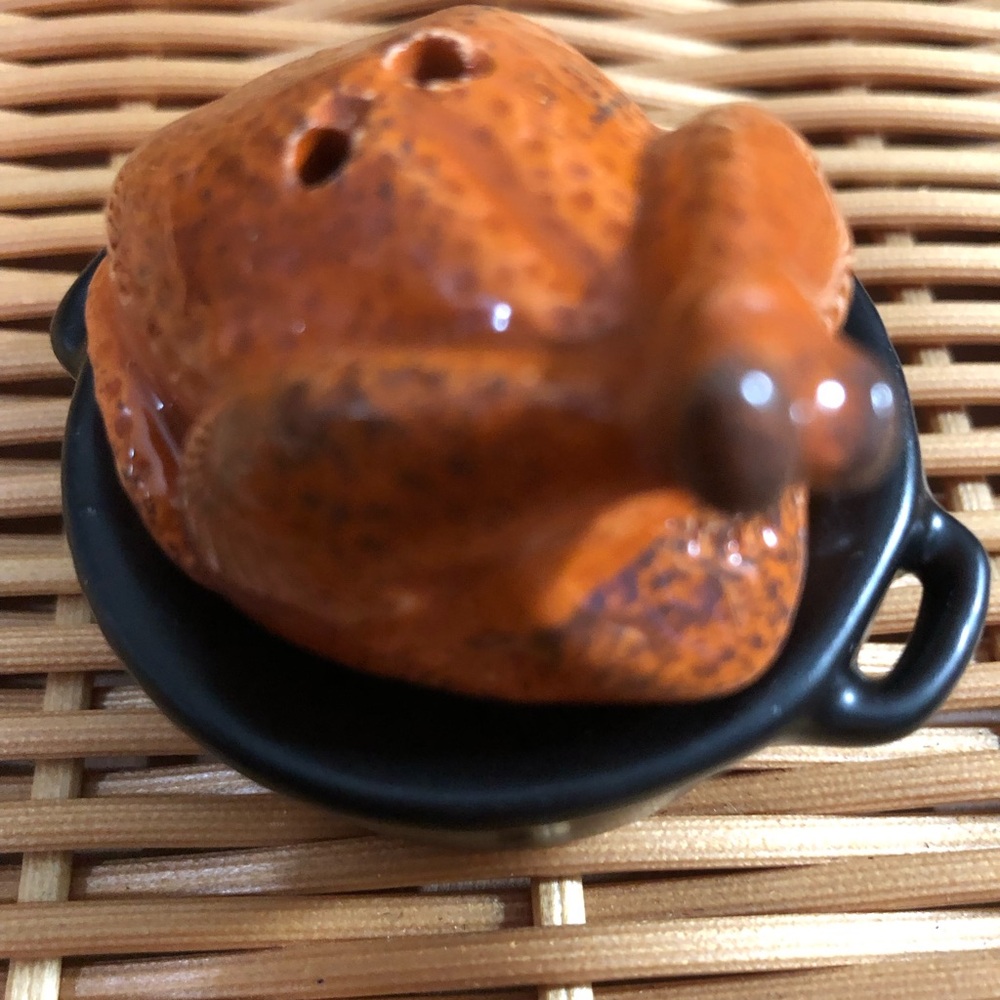 NEW - Thanksgiving Salt and Pepper holiday Shakers
